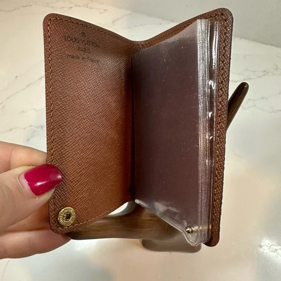 Louis Vuitton Monogram Porte Cartes Credit Pression - Picture 7 of 7